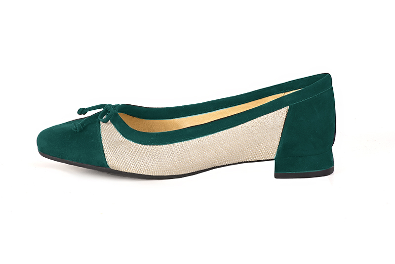 Emerald green and natural beige women's ballet pumps, with low heels. Square toe. Flat flare heels. Profile view - Florence KOOIJMAN